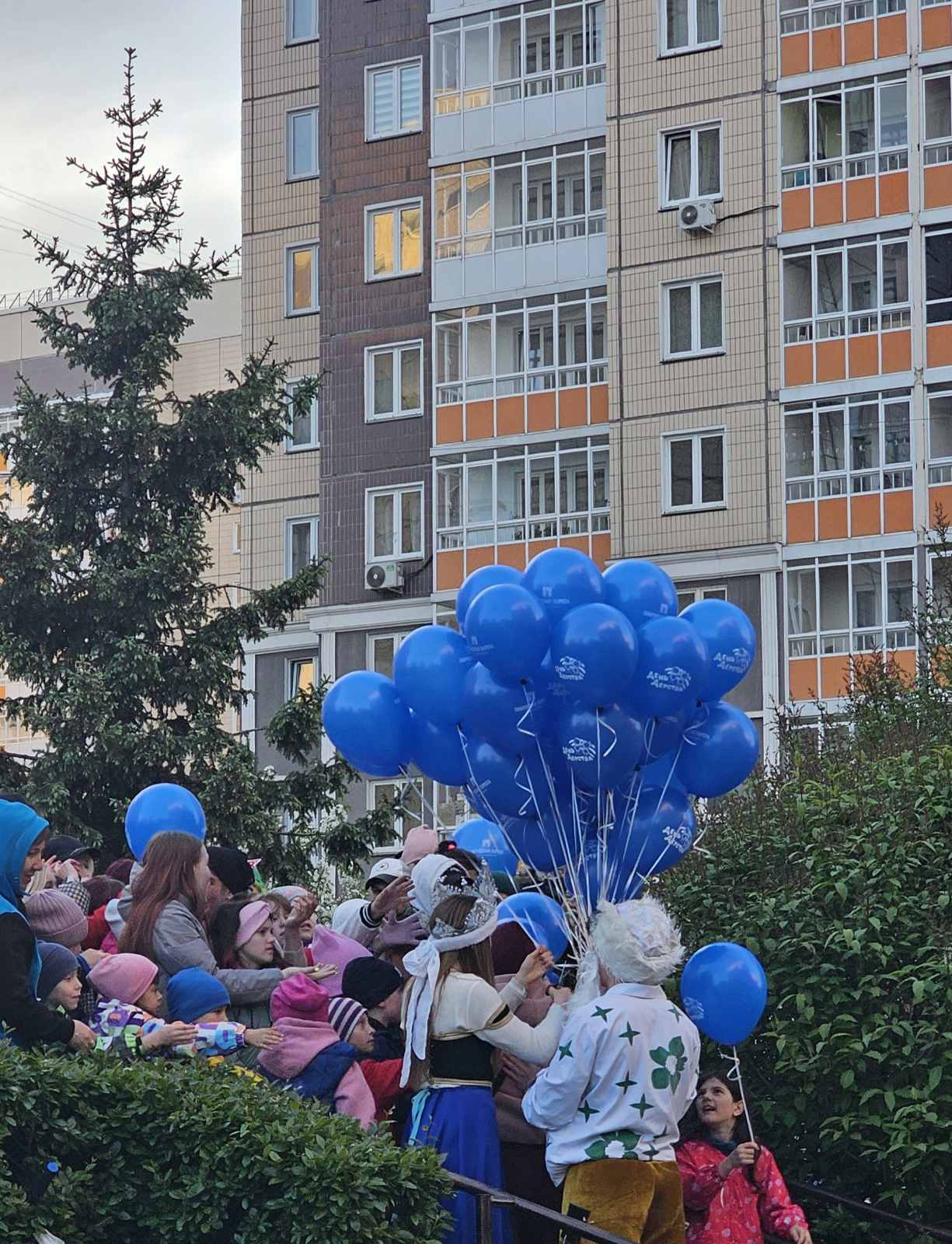 Отпраздновали "Неправильный новый год" с детворой изображение 1