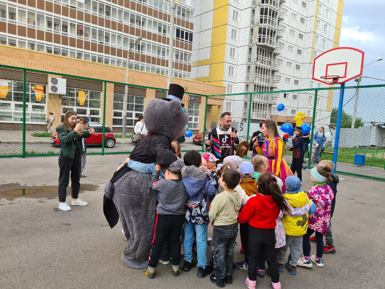 Праздник+детвора=радость в наших дворах! изображение 1