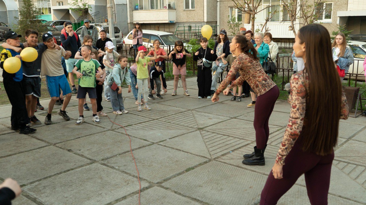 Танцевальную вечеринку устроили на ул. А.Тимошенкова, 131 изображение 1