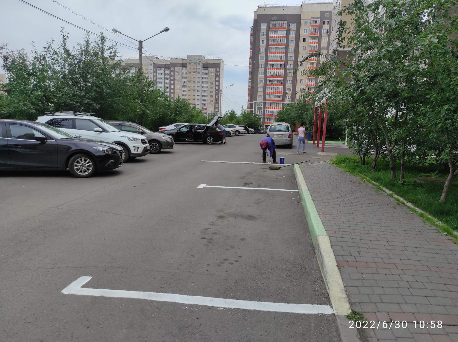 Разметка во дворах дисциплинирует изображение 1