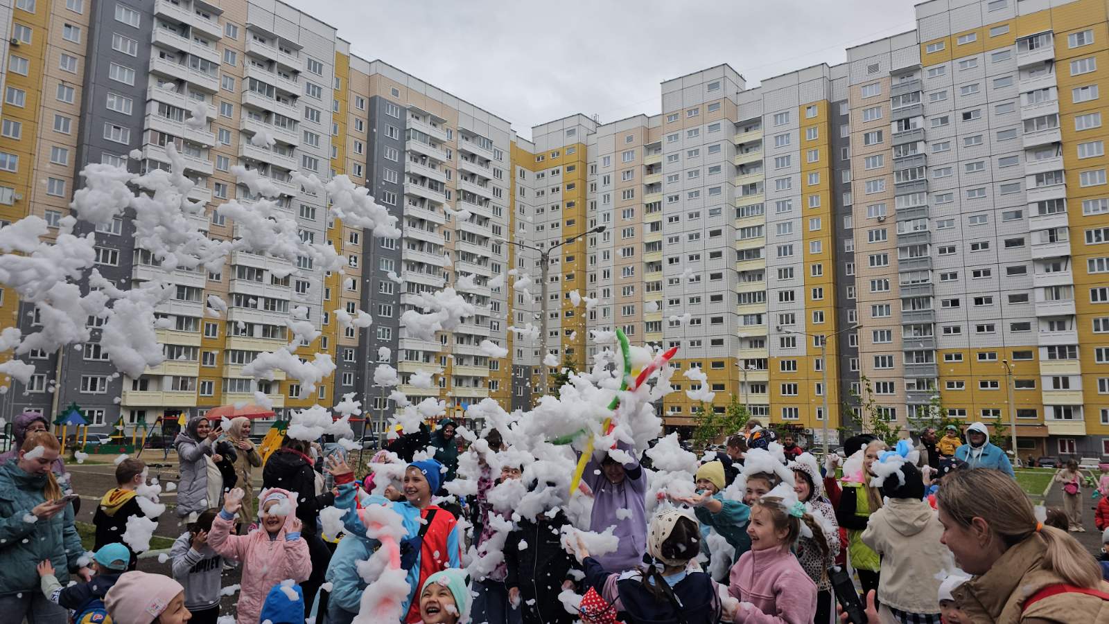 Весело завершили учебный год с жителями Солнечного изображение 1