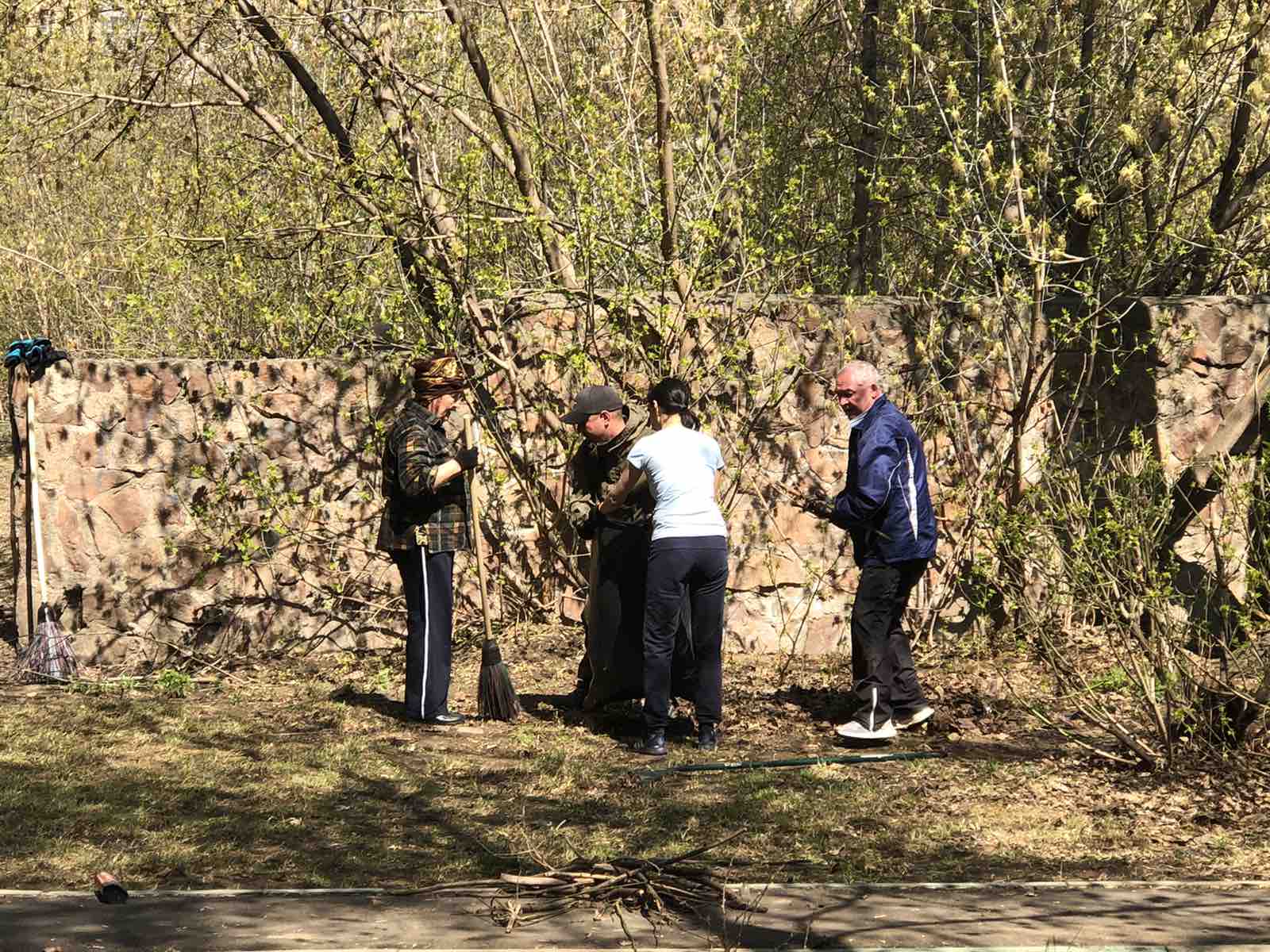 Правобережье присоединилось к субботникам