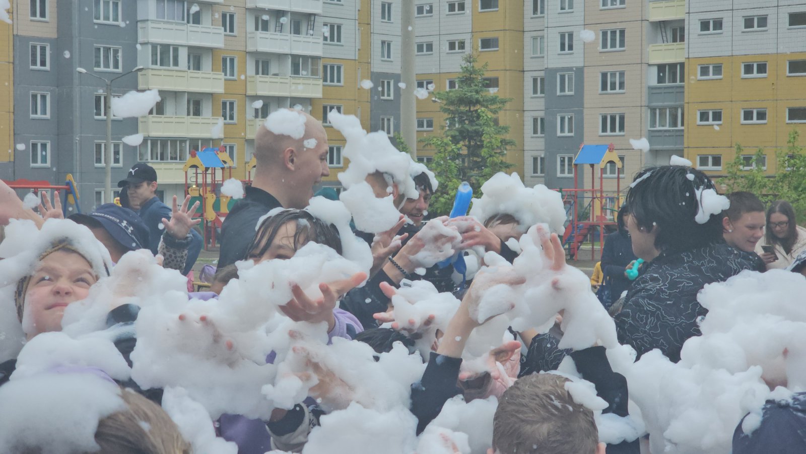 Весело завершили учебный год с жителями Солнечного изображение 1