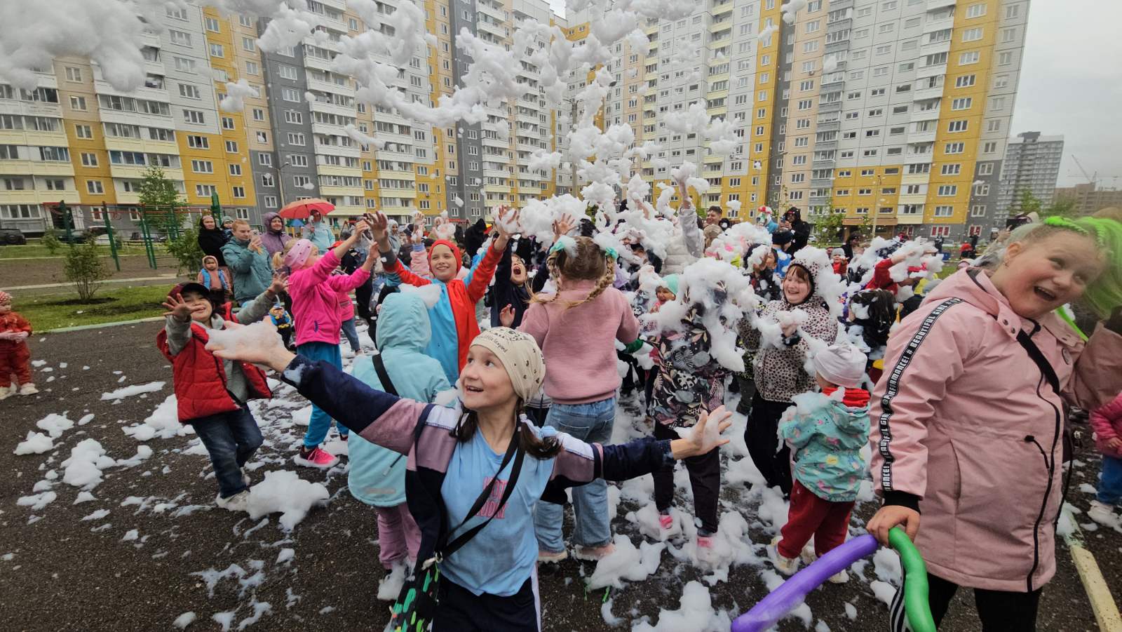 Весело завершили учебный год с жителями Солнечного изображение 1