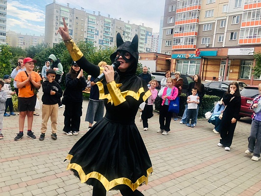 Праздник, посвященный 1 сентября на ул. Мартынова, 22 изображение 1