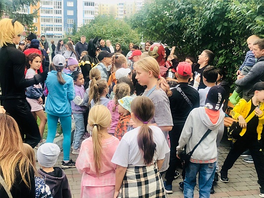 Праздник, посвященный 1 сентября на ул. Мартынова, 22 изображение 1