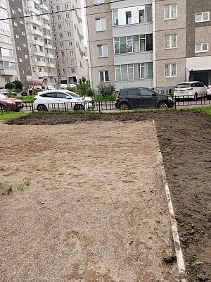 ул. Тимошенкова, 131. Произведена отсыпка и планировка детской площадки.  изображение 1