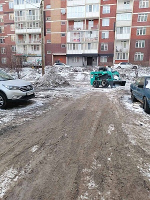 Проводим дочистку дворов от снега Проводим дочистку дворов от снега