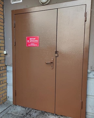 Красим двери мусорокамер