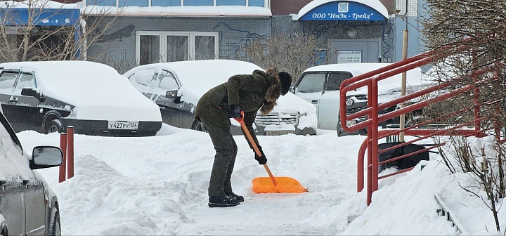 Устраняем последствия снегопада