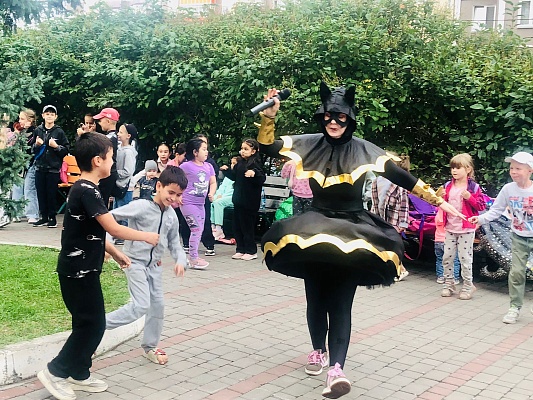 Праздник, посвященный 1 сентября на ул. Мартынова, 22 изображение 1