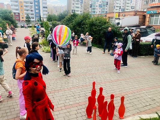 Праздник, посвященный 1 сентября на ул. Мартынова, 22 изображение 1