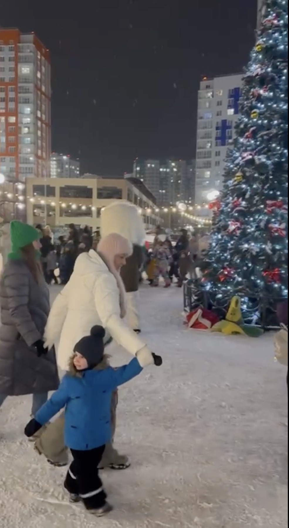 Праздник на улице Лесников, 31 и Лесников, 43 изображение 1