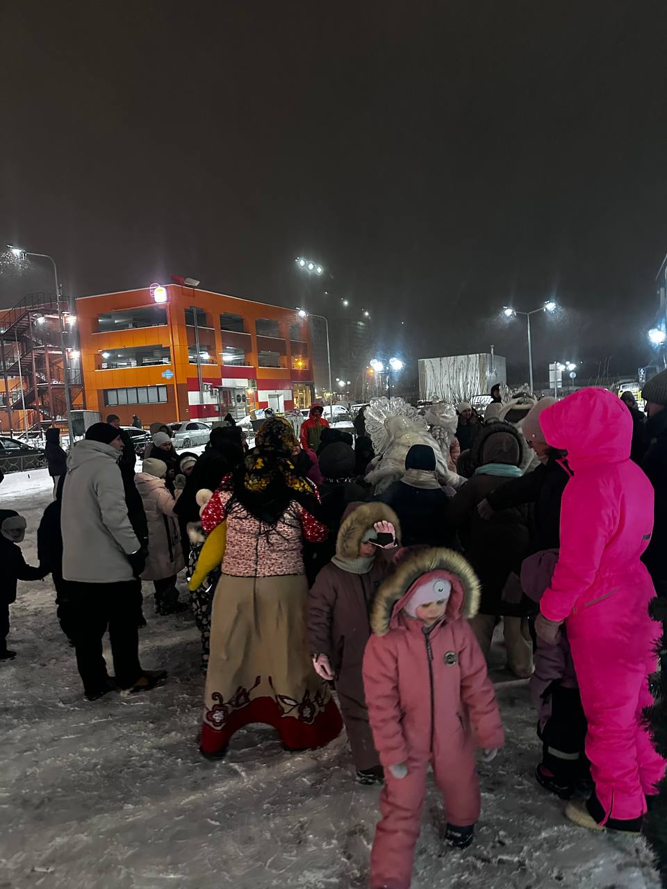 Праздник на улице Лесников, 31 и Лесников, 43 изображение 1