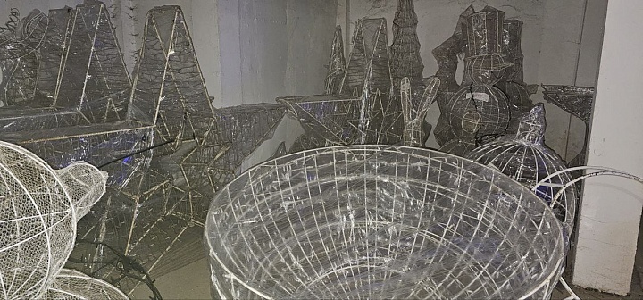 Где хранятся дворовые елочки и новогодние игрушки? изображение 1