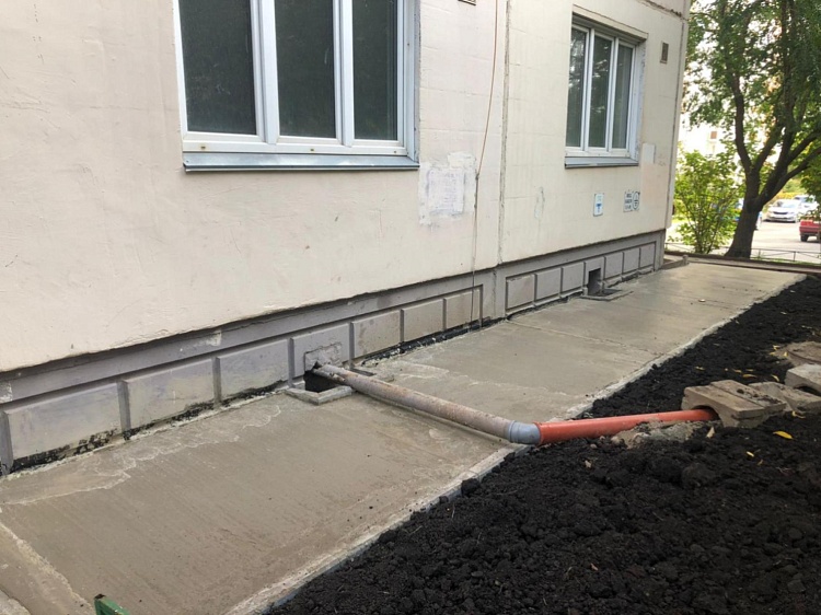 Выполнены работы по восстановлению отмостки ул. Д. Мартынова, 39. Выполнены работы по восстановлению отмостки ул. Д. Мартынова, 39.