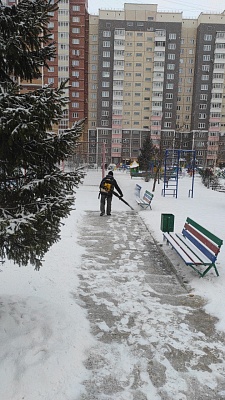 Очищаем дворы от снега  изображение 1