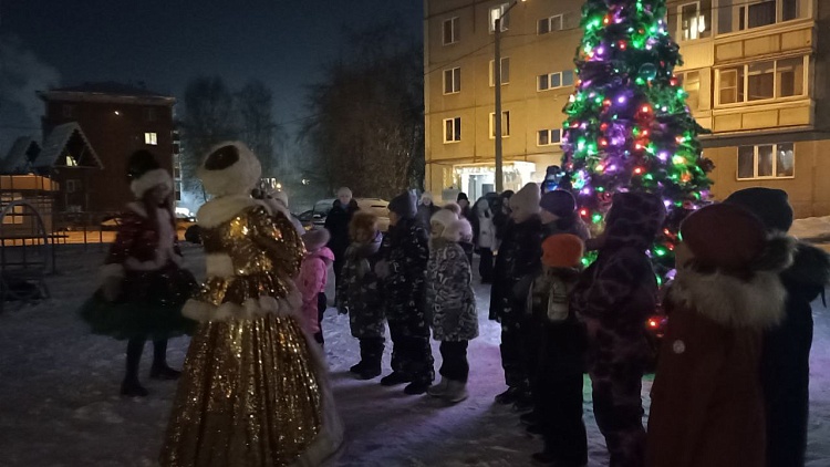 Праздник во дворе ул. Кольцевая, 18а, 24а, ул. Копылова, 78