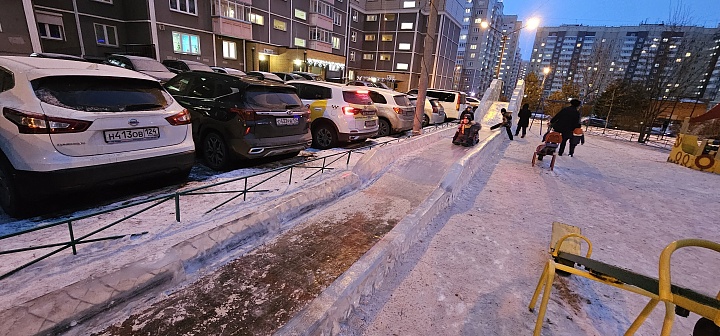 Горка во дворе - ура детворе!