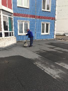 С мётлами на крышу С мётлами на крышу